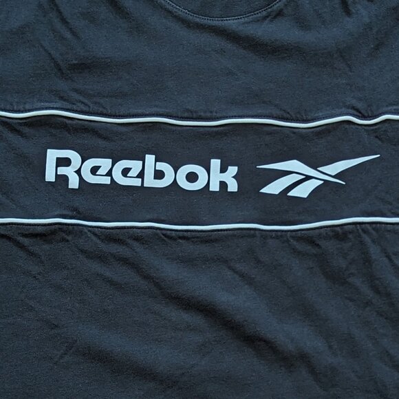 Reebok Essential - Picture 2 of 3